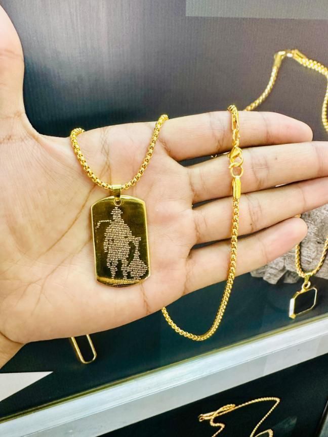 ✨ Golden Hanuman Chalisha Pendant with Chain – Divine Protection & Style ✨